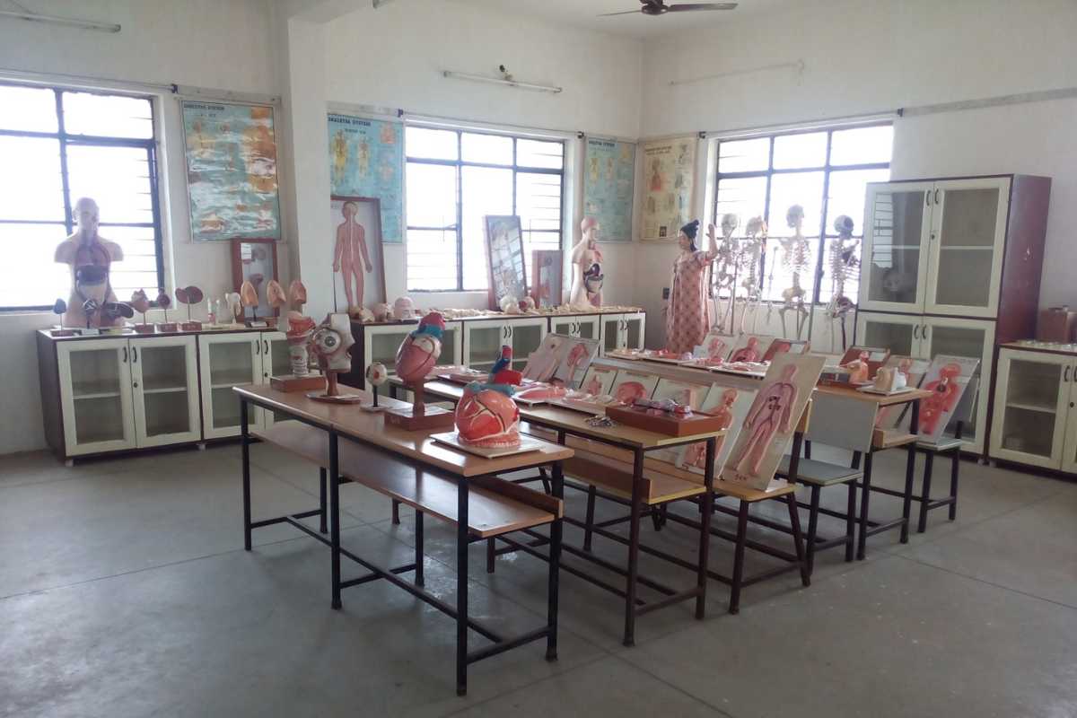 Basic life science lab